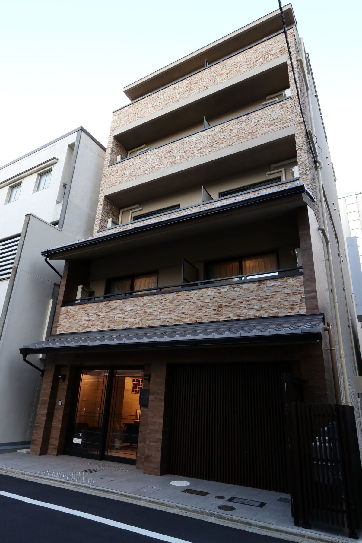 Teramachi Matsubara Grandereverie Hotel