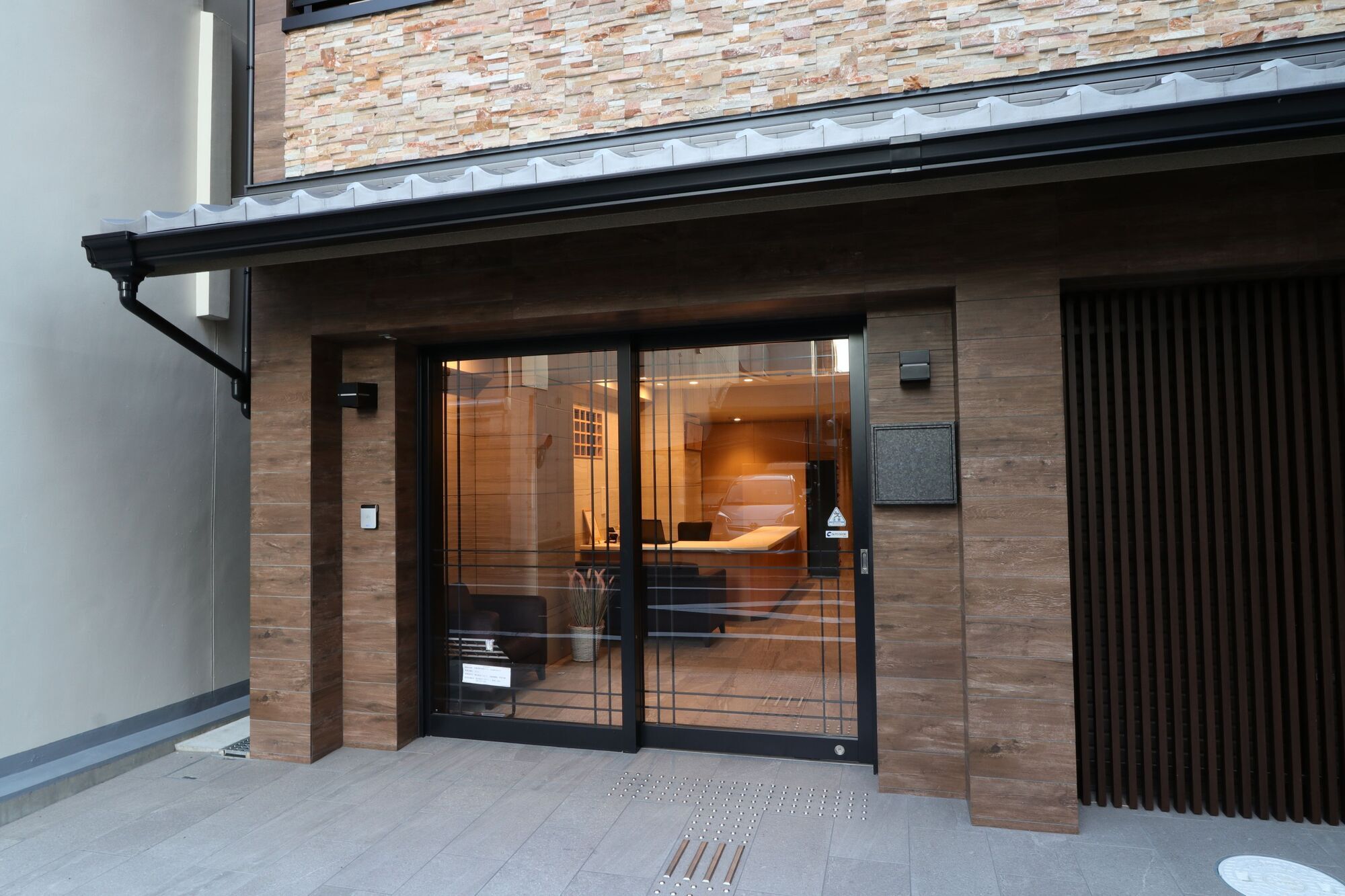 Hotel Teramachi Matsubara Grandereverie 3*