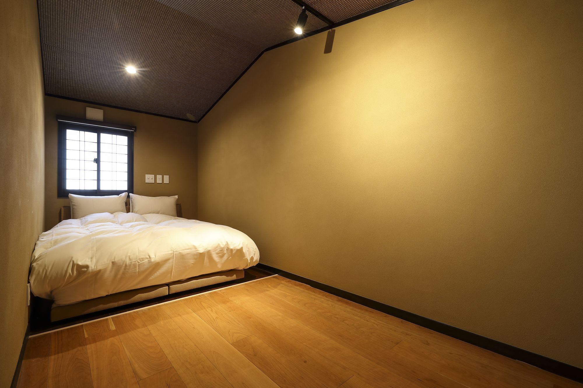 Campton Gosho-minami 3 & 4 Apartment