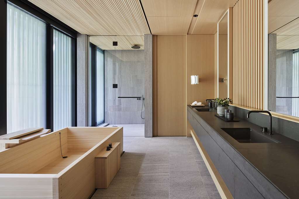 Aman Hotel 5*