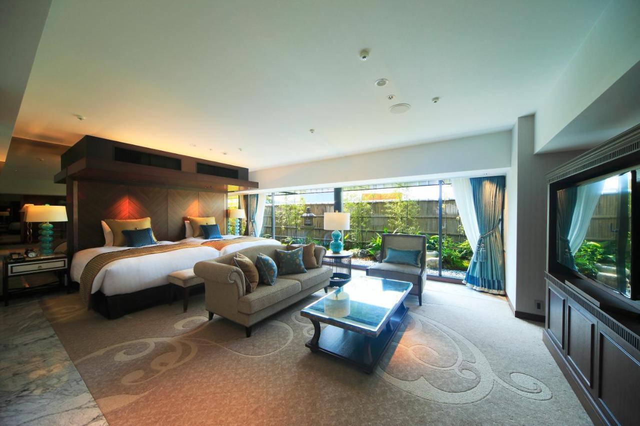 Century Hotel 4*