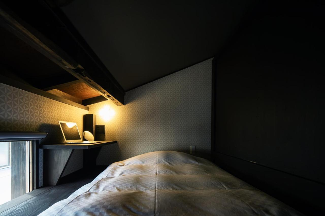 Unknown Hostel *