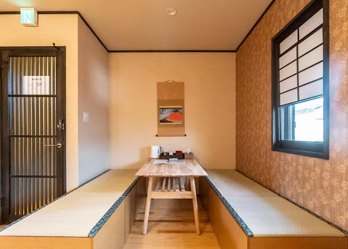 Etoile Shijo Omiya