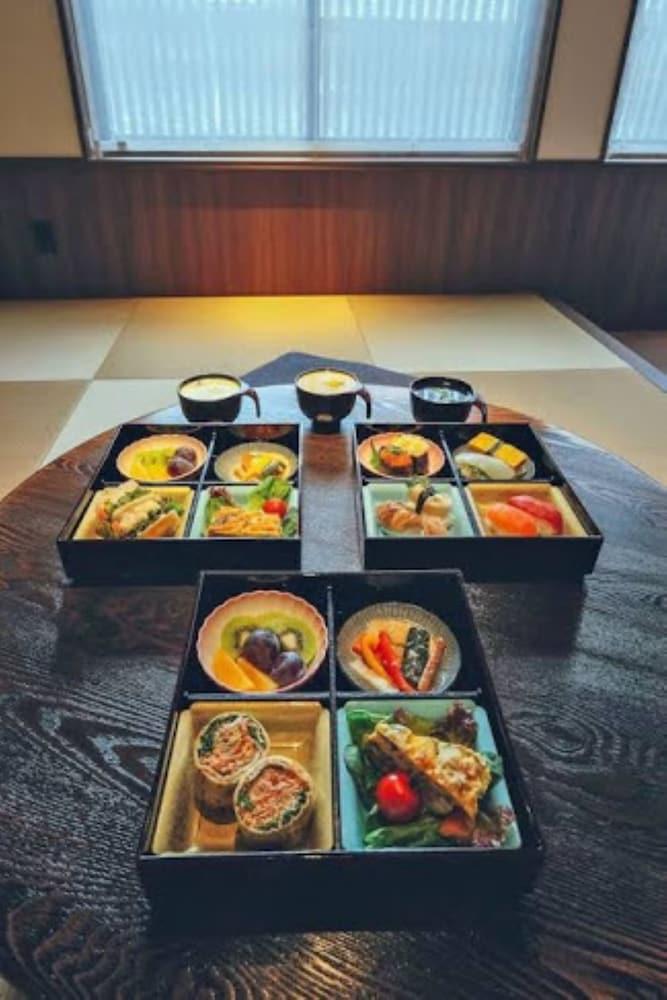 The Junei Imperial Palace West Hotel