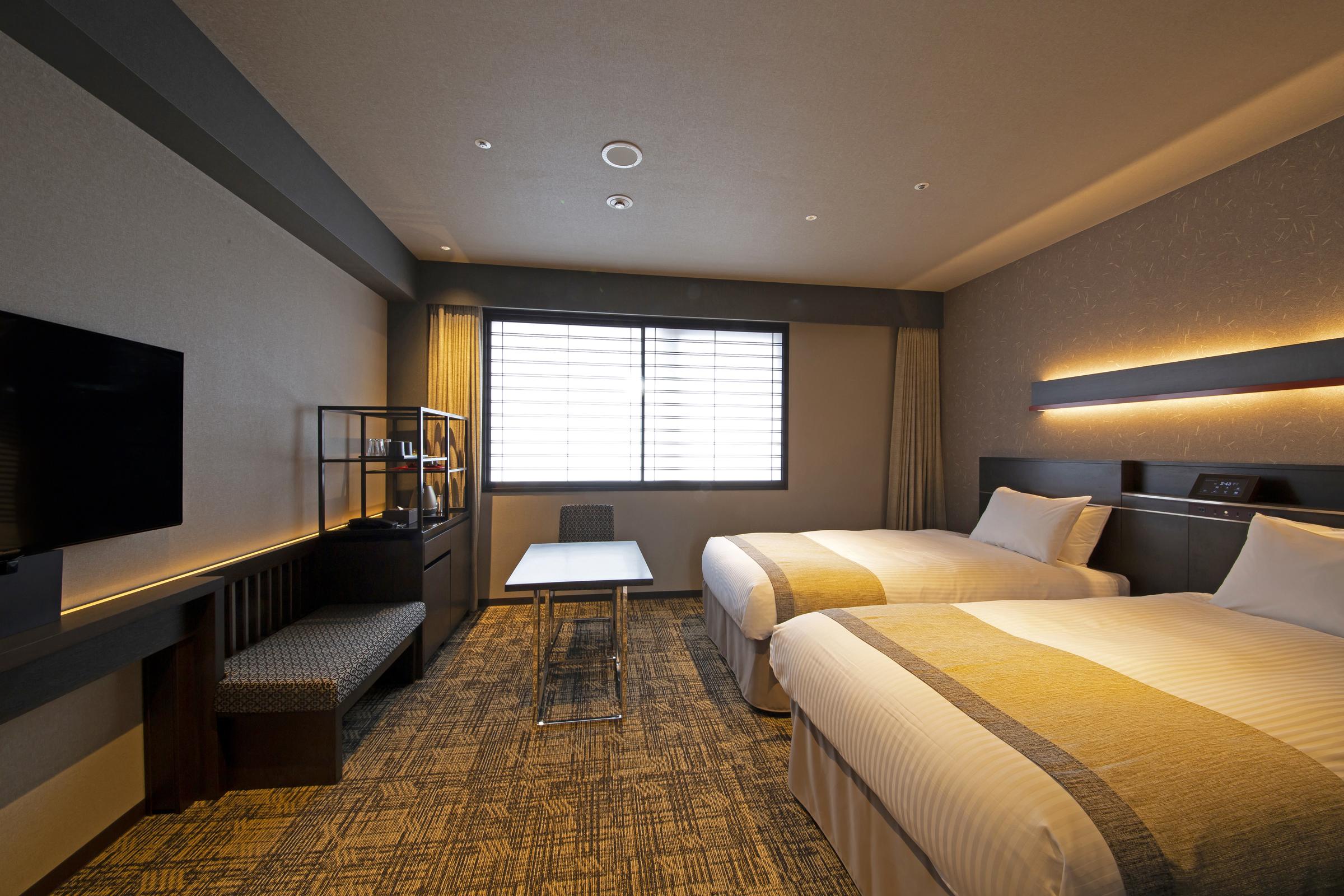 Hotel Keihan Hachijoguchi 4*