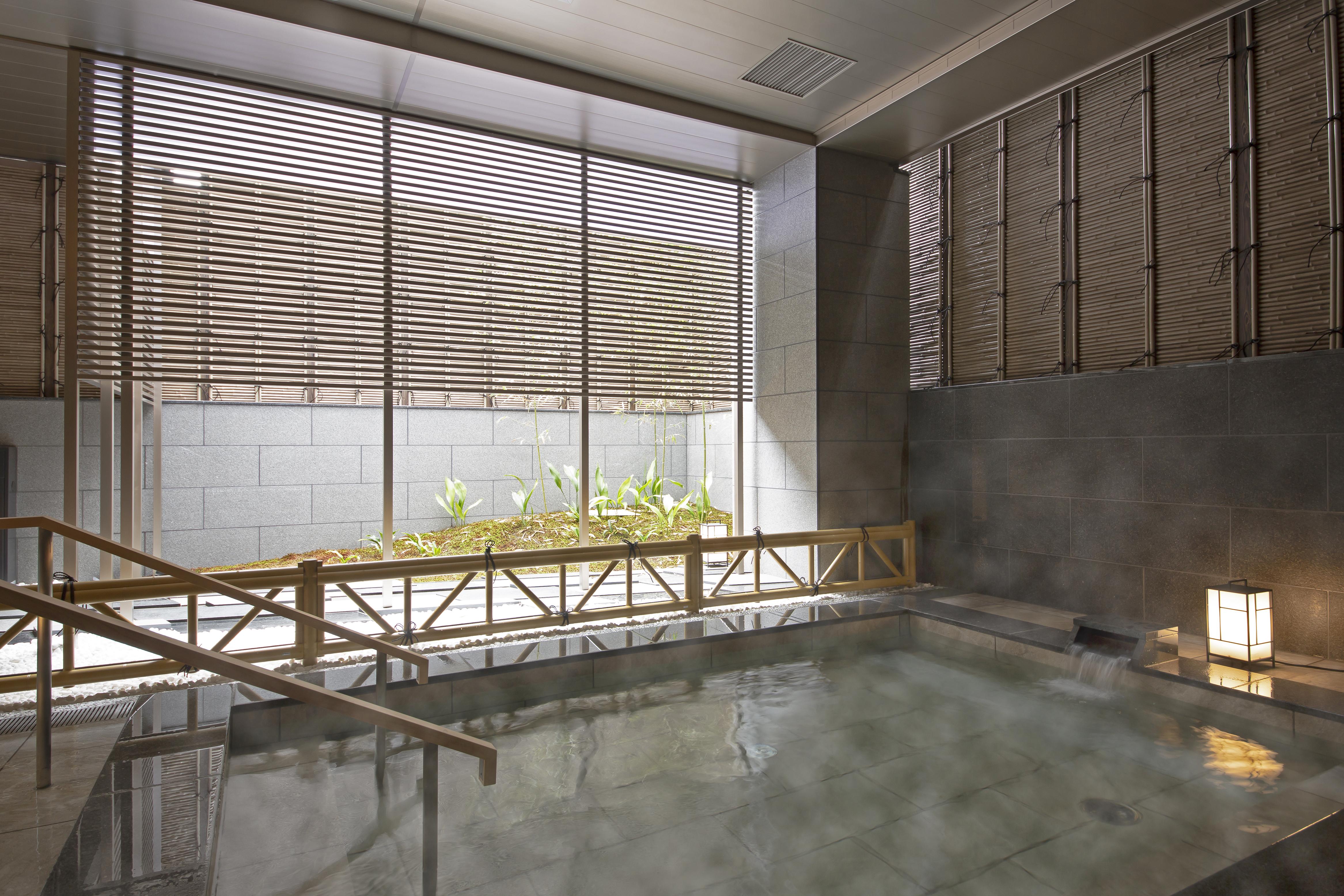 Hotel Keihan Hachijoguchi 4*