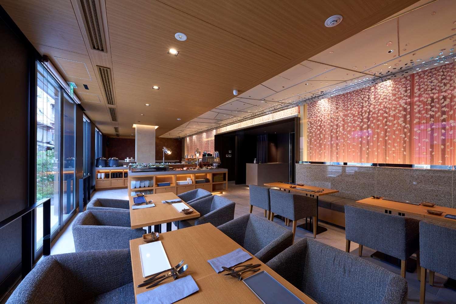 Kaya Nijo Castle, Bw Signature Collection Hotel 3*