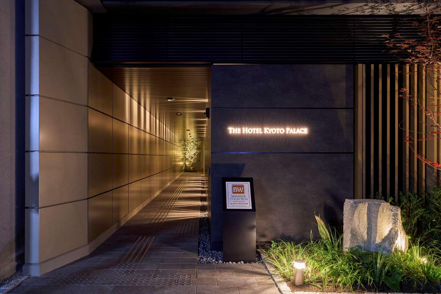 Kaya Nijo Castle, Bw Signature Collection Hotel 3*