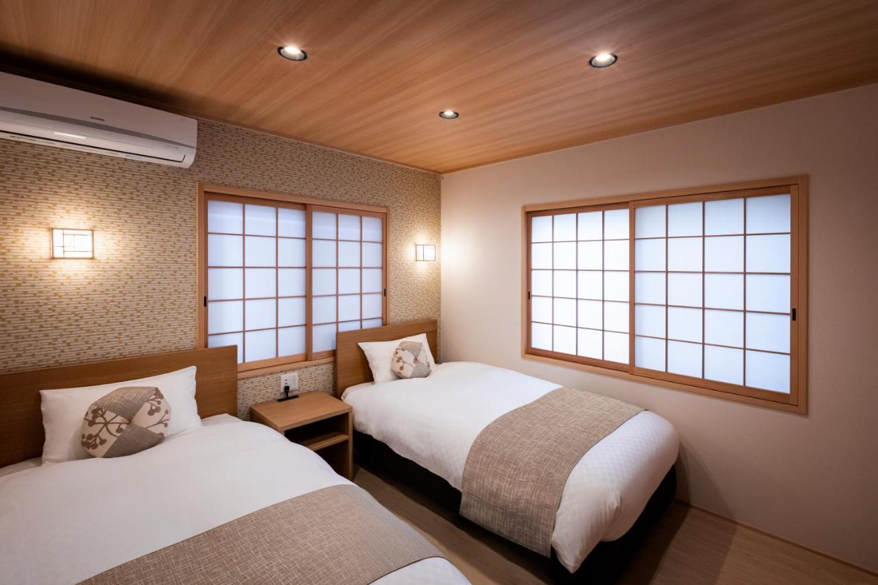 Rinn Tsukinowa West * Kyoto