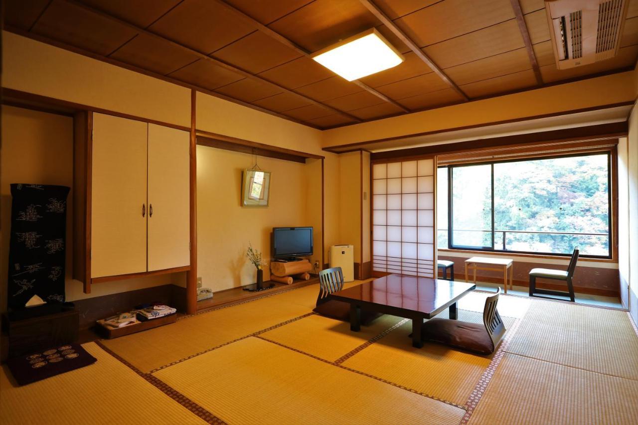 Momijiya Honkan Takaosansou