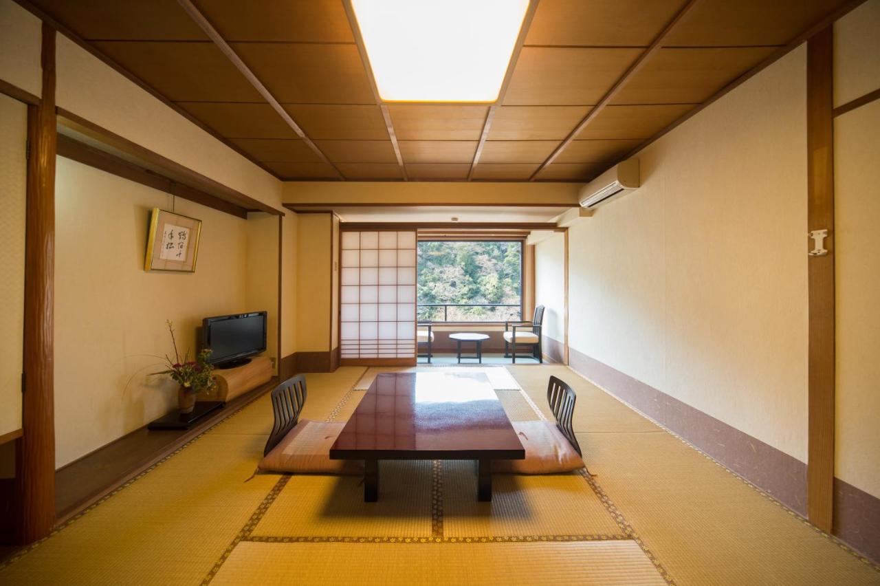 Momijiya Honkan Takaosansou 4* Kyoto
