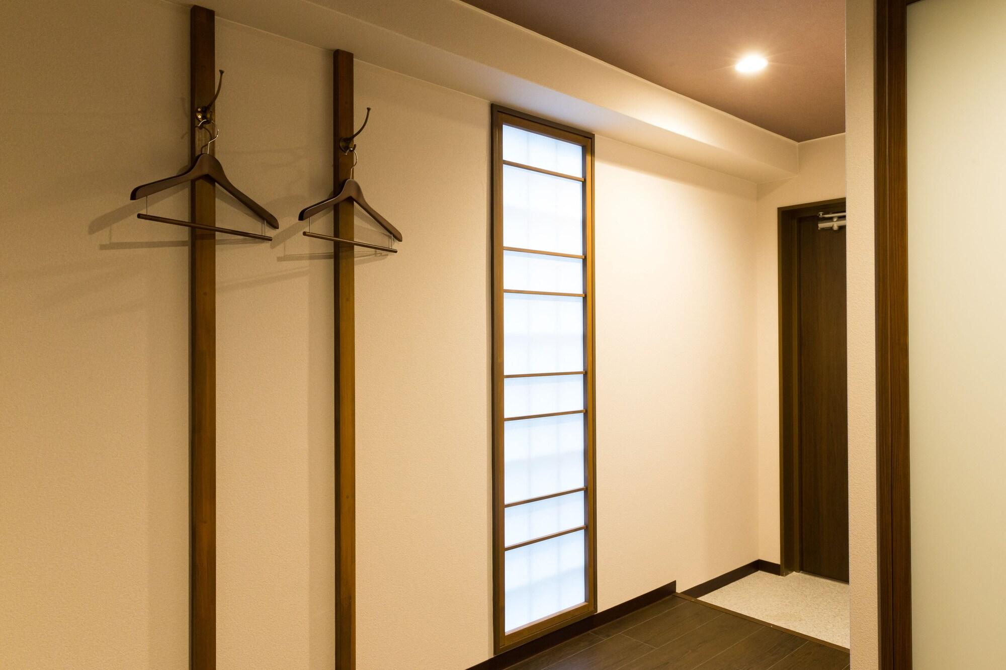 Riverview House Kyoraku Aparthotel 4*