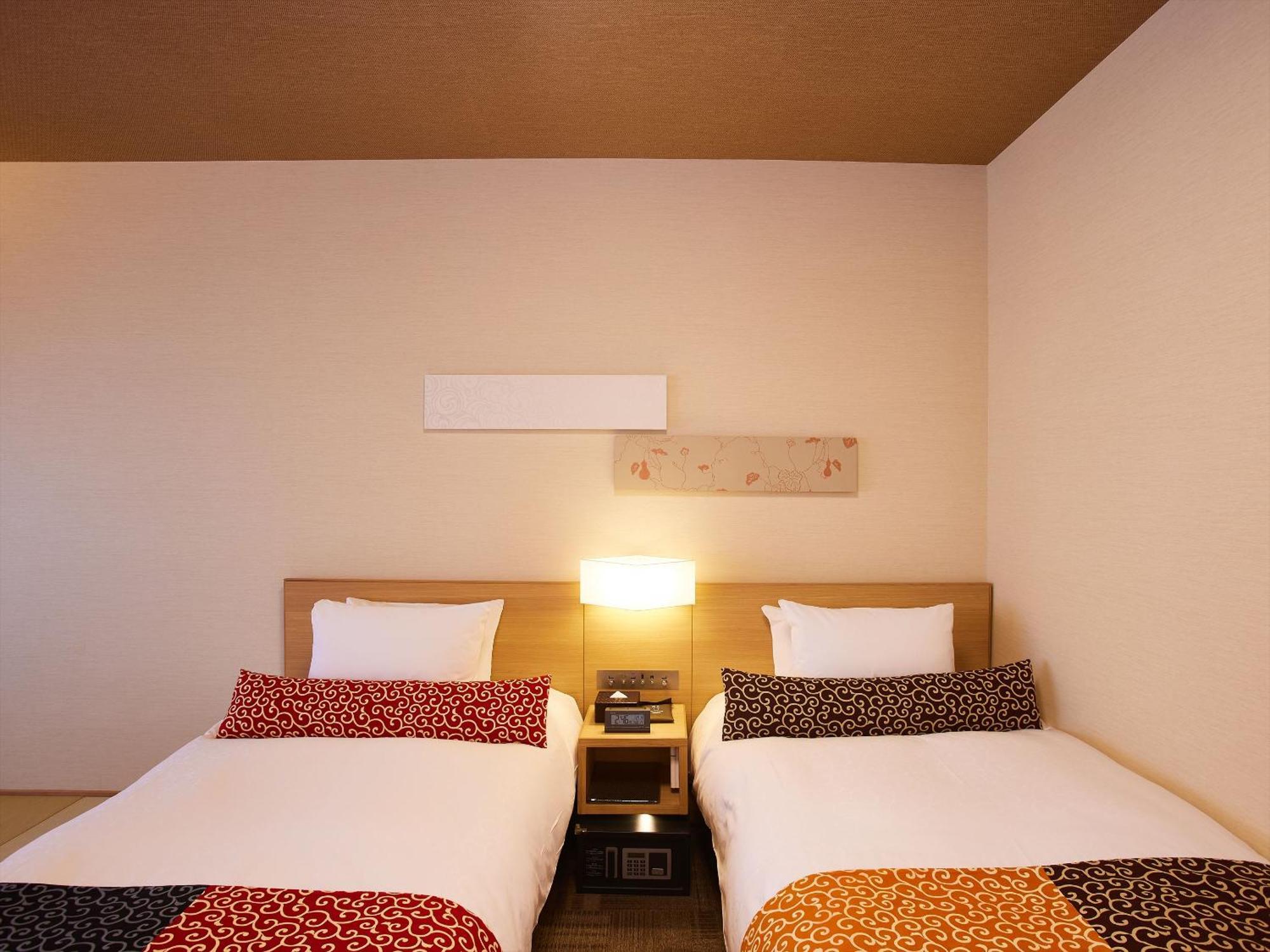 Hot Spring Hatoya Zuihokaku Hotel 4*