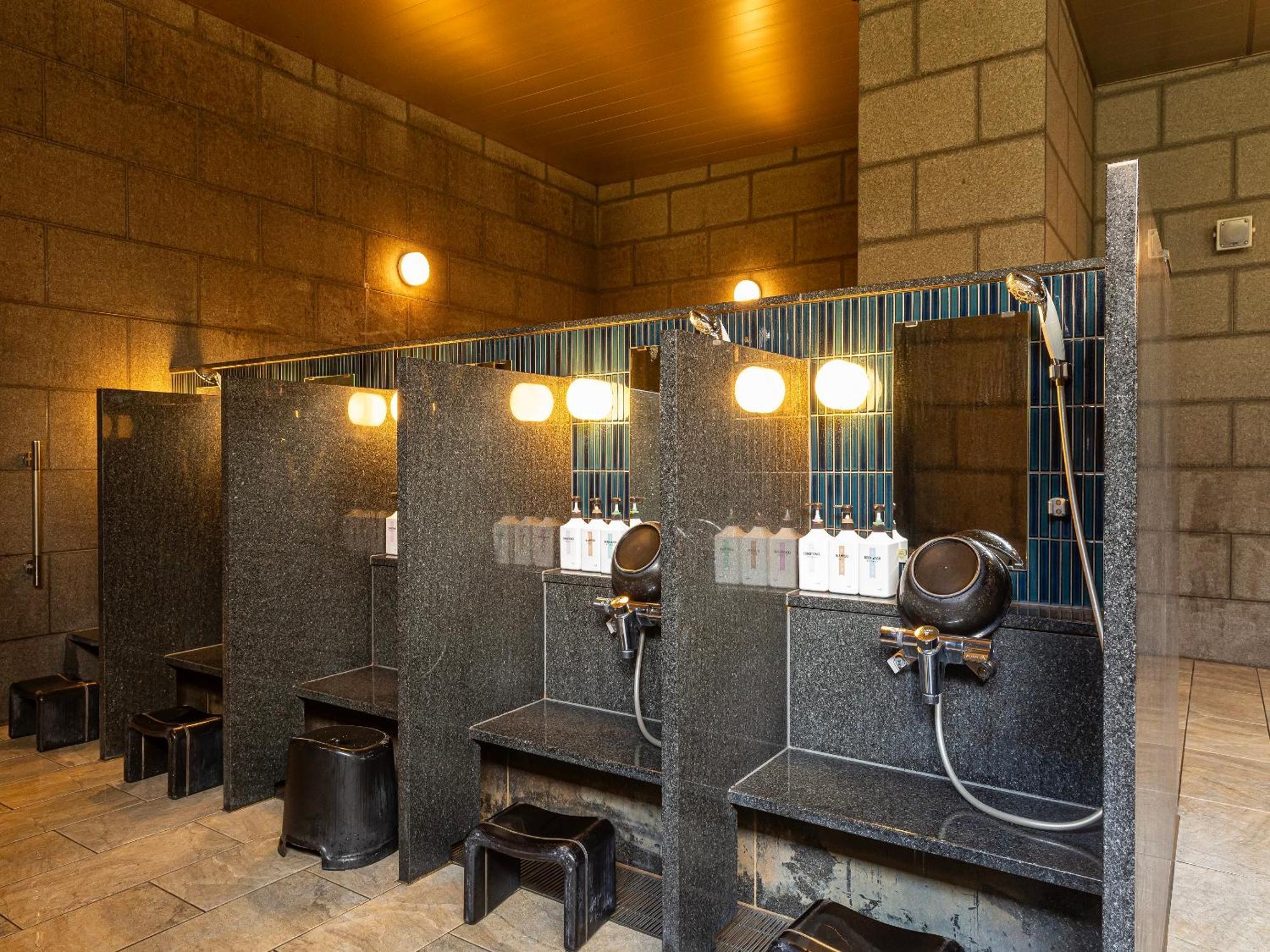 Keihan Hachijoguchi Hotel 4*