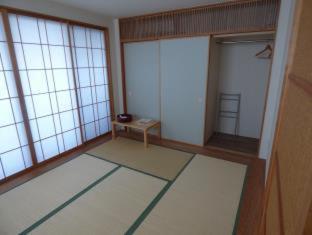 Hyakumanben Cross Hostel *