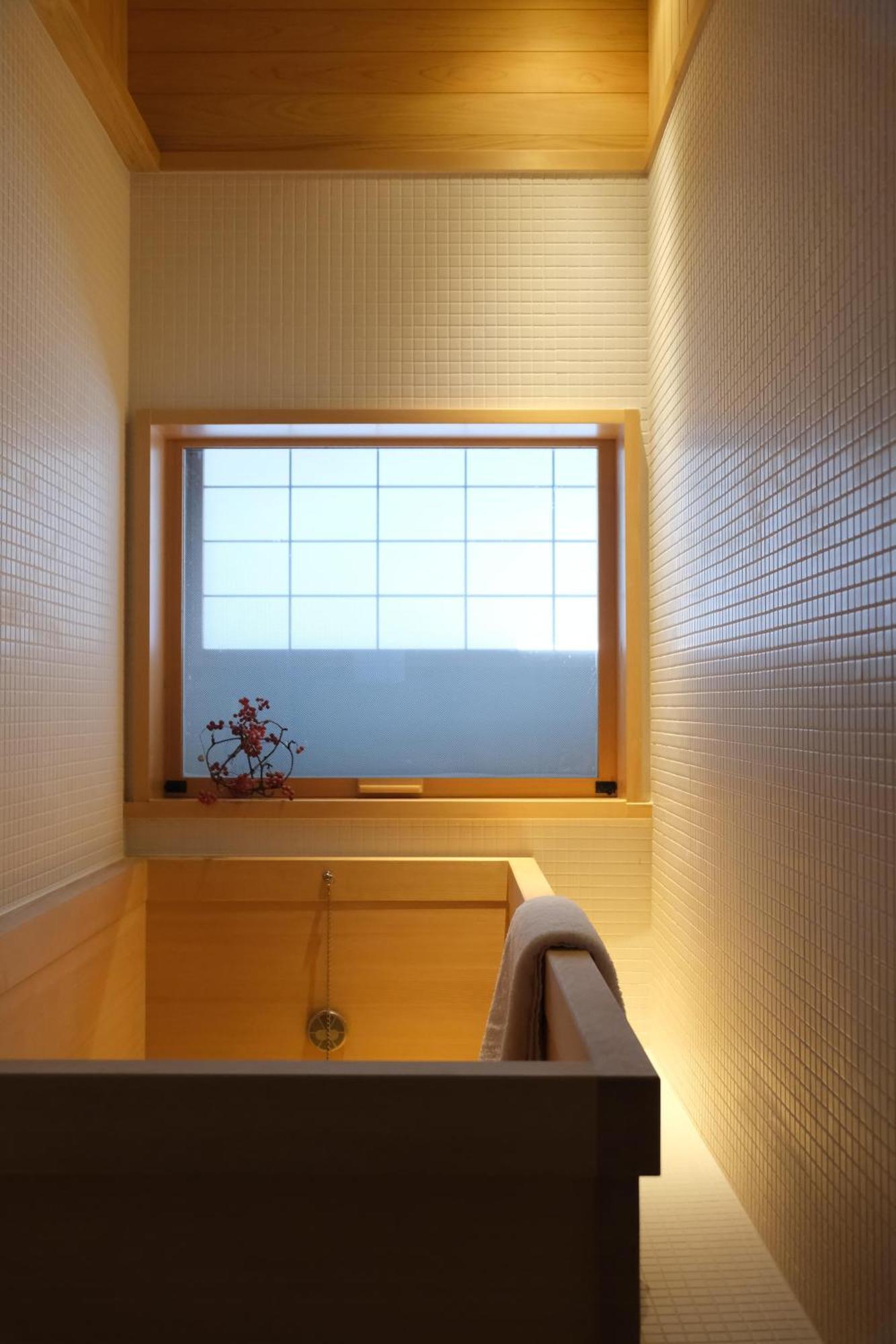 屋子 Wuz Marutamachi * Kyoto