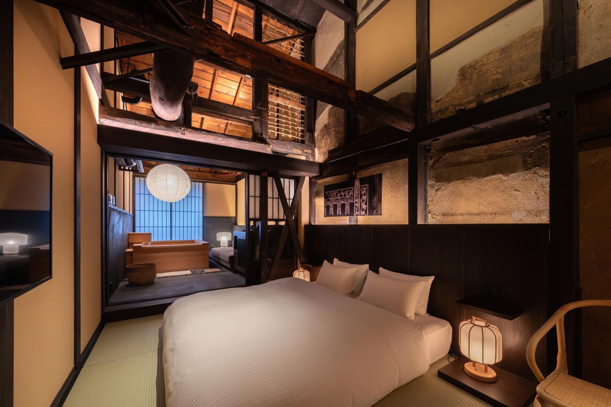 Nazuna Higashi Honganji Kyoto