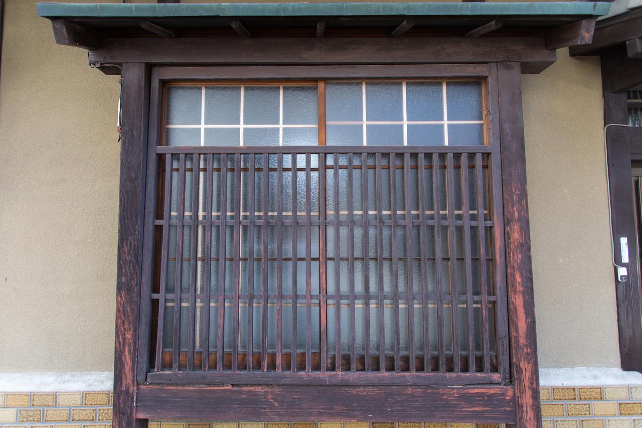 Center 200 Years Old Traditional House Next To 2 Train Lines Kyoto