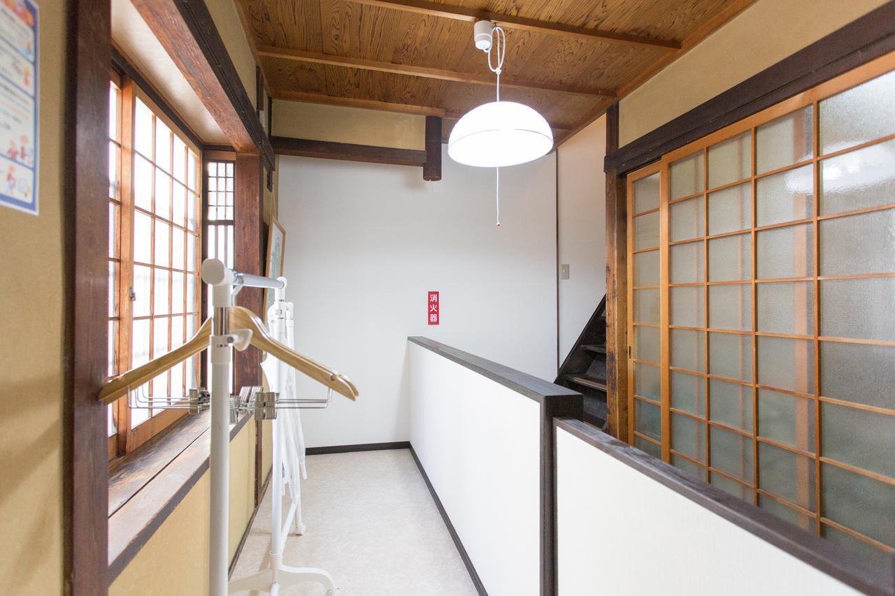 Center 200 Years Old Traditional House Next To 2 Train Lines Holiday home *