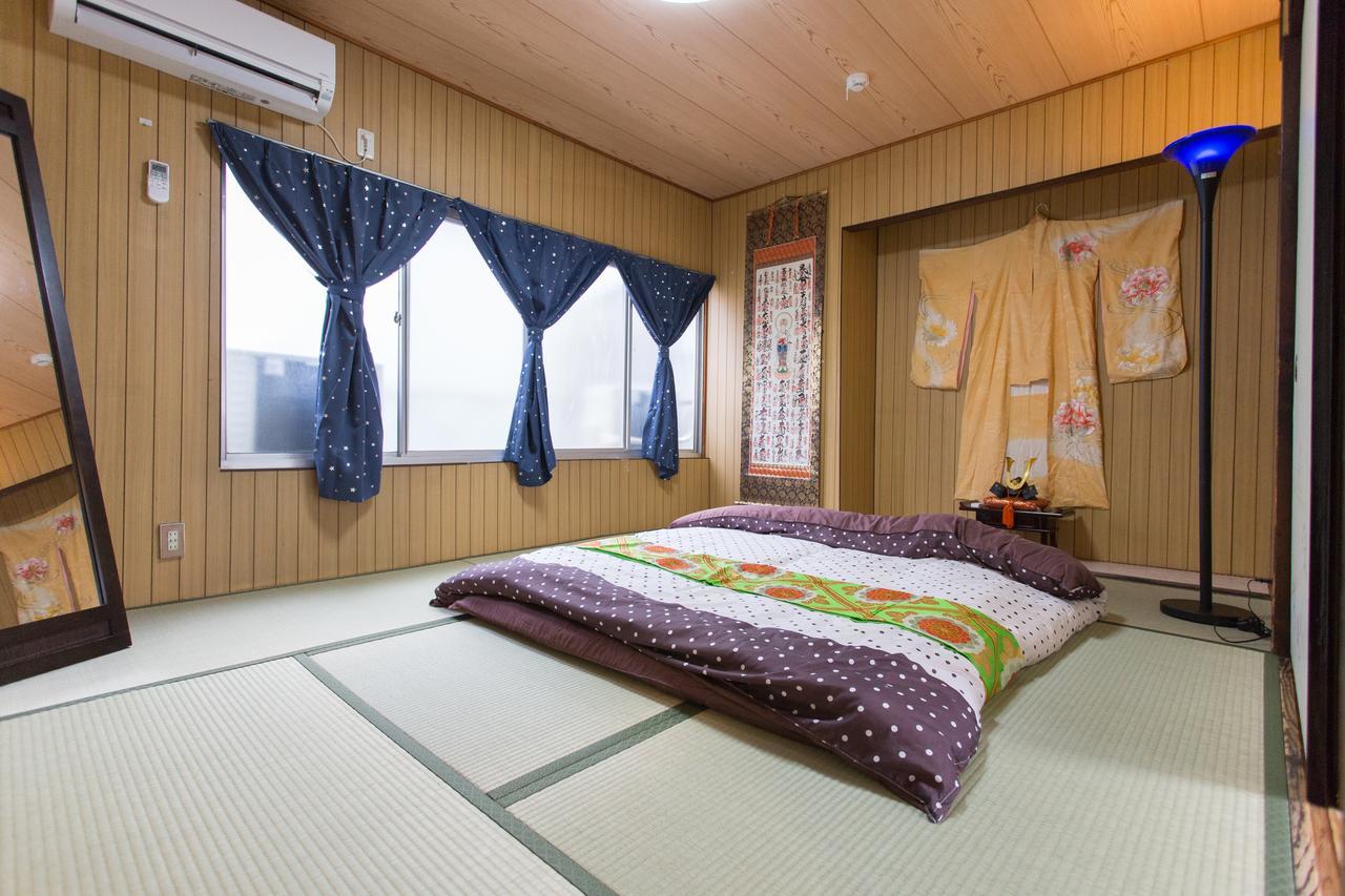 Center 200 Years Old Traditional House Next To 2 Train Lines Kyoto