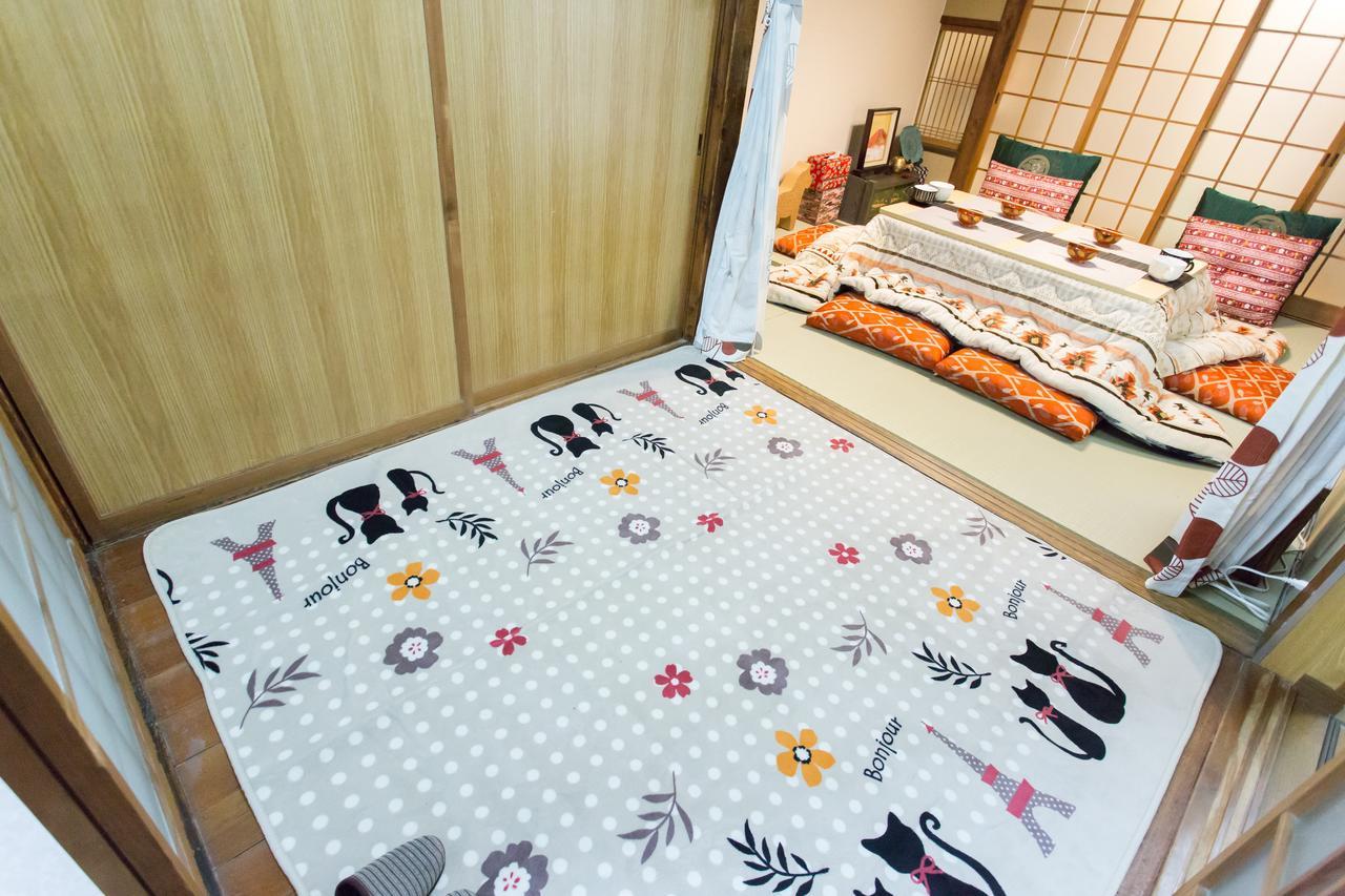 Holiday home Center 200 Years Old Traditional House Next To 2 Train Lines Kyoto
