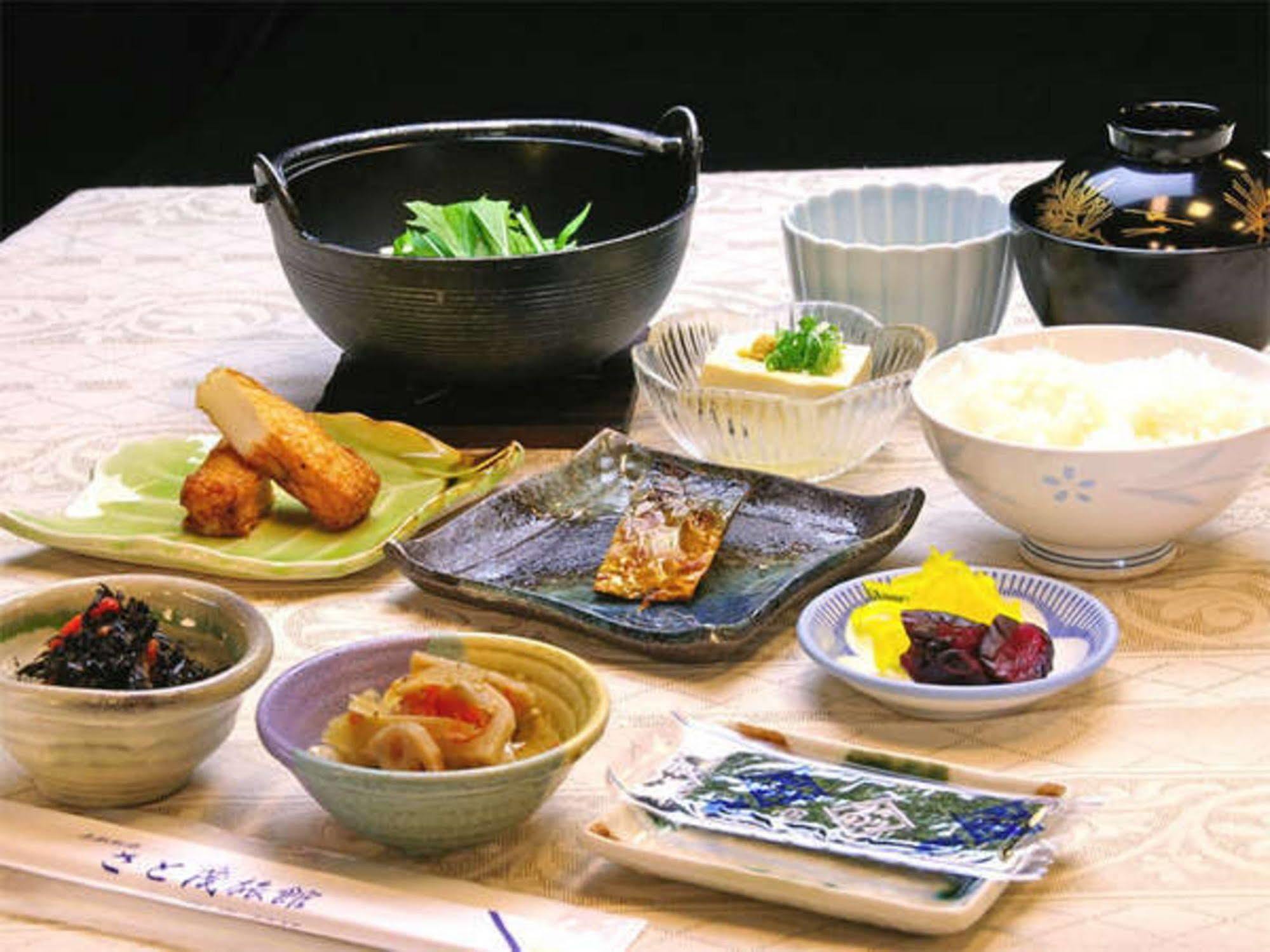 Ryokan Satomo 3*