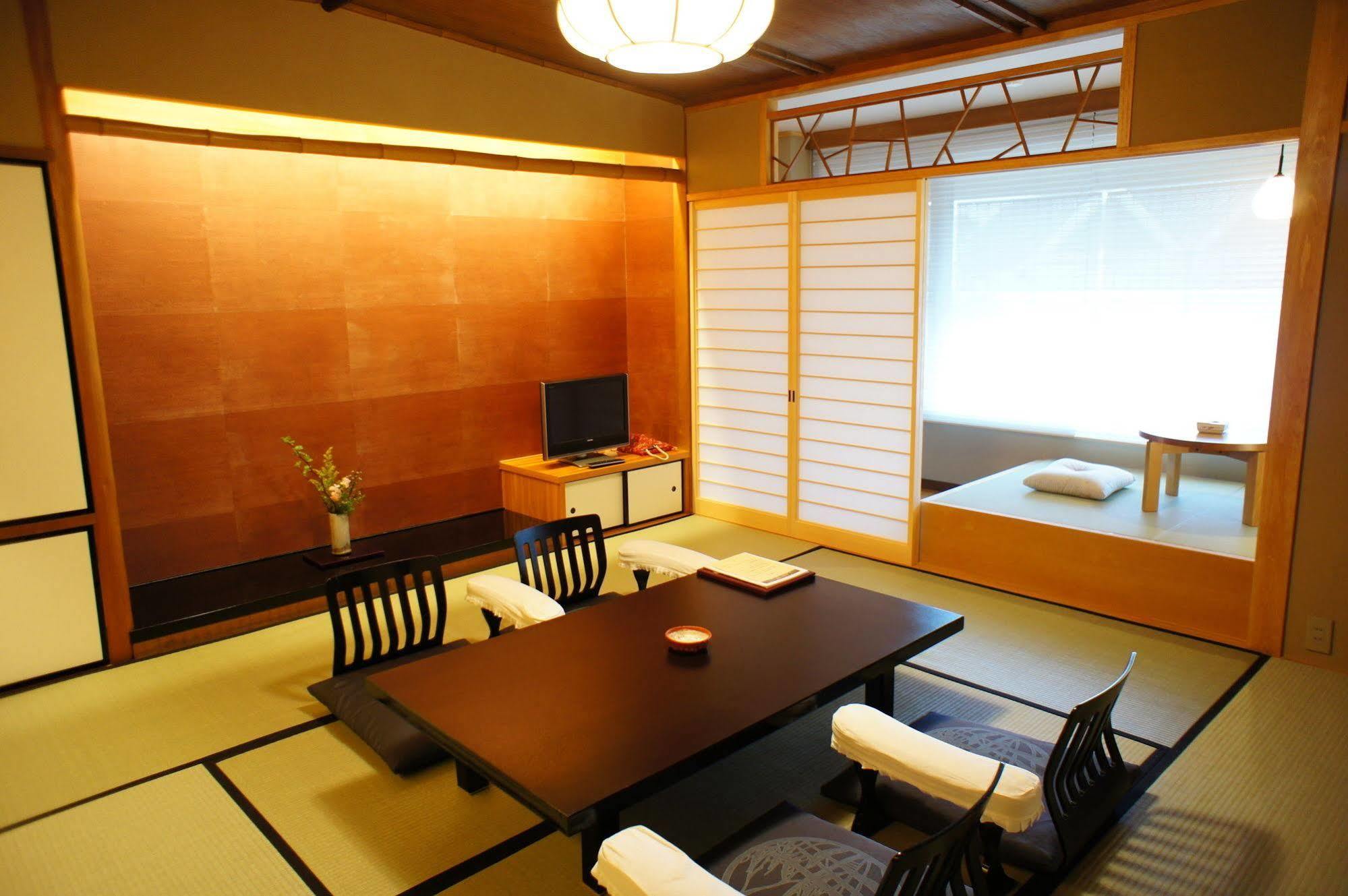 Hotel Togetsutei 3*