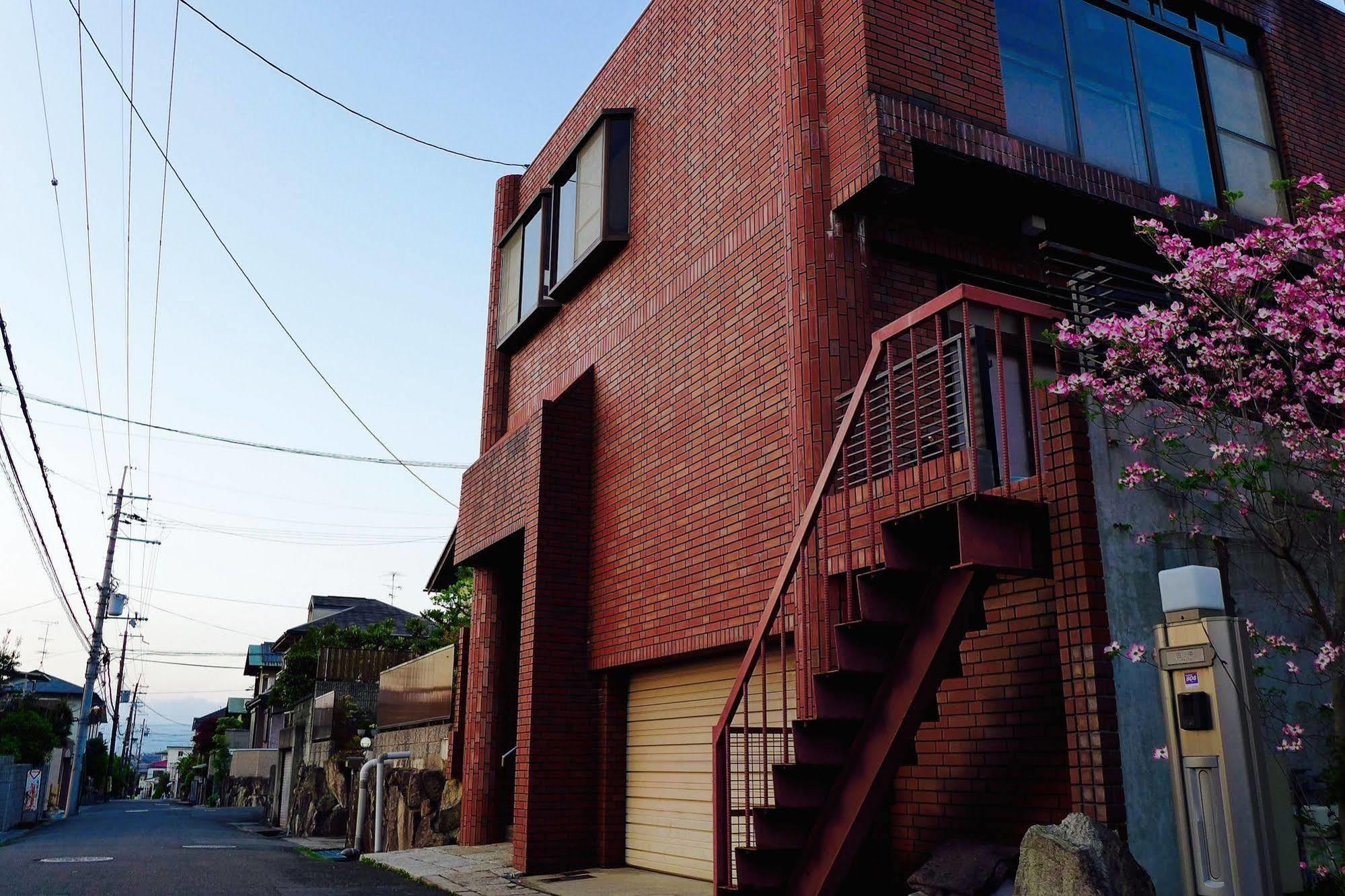 Leeki Hotel