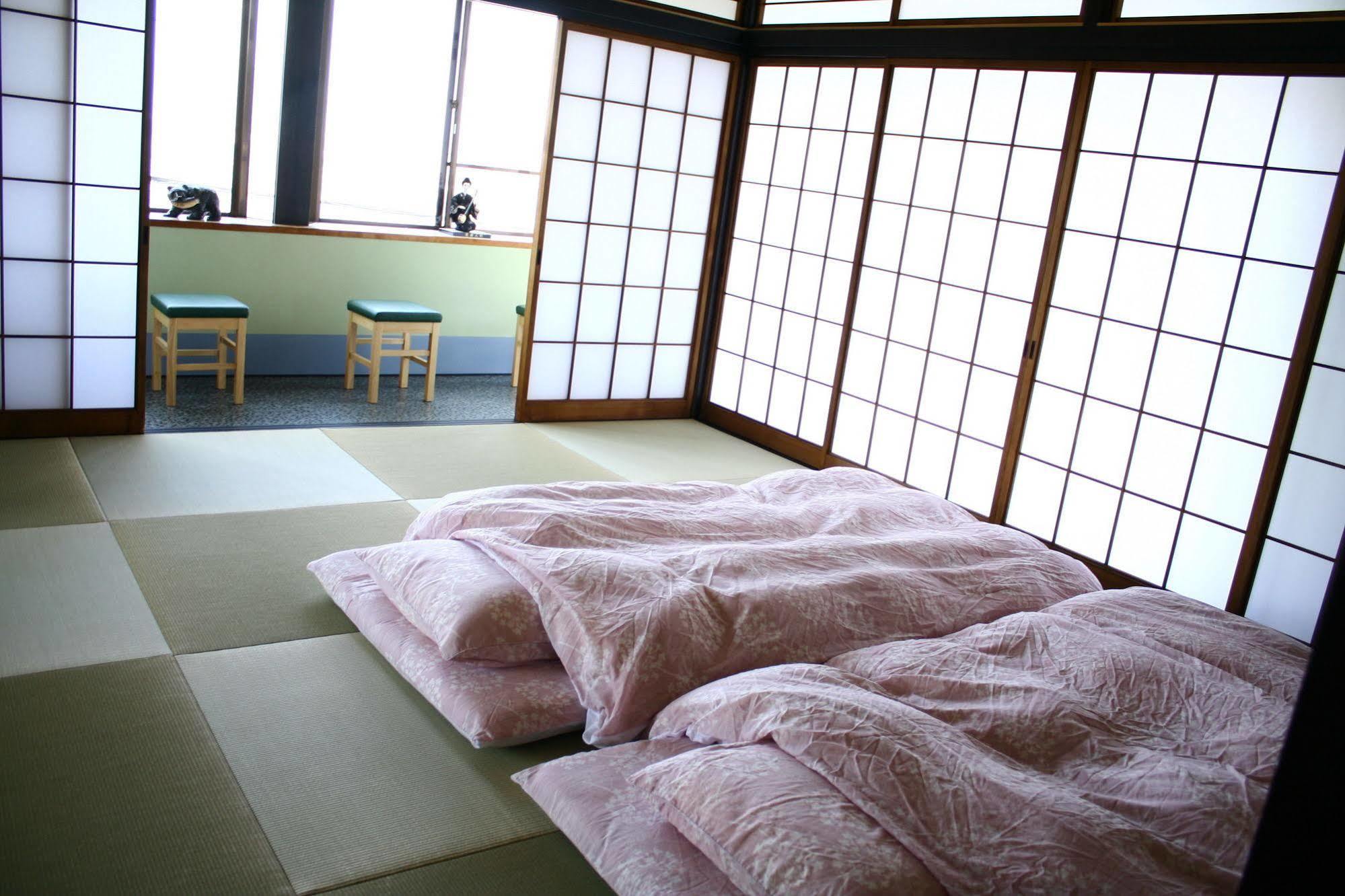 Leeki Hotel