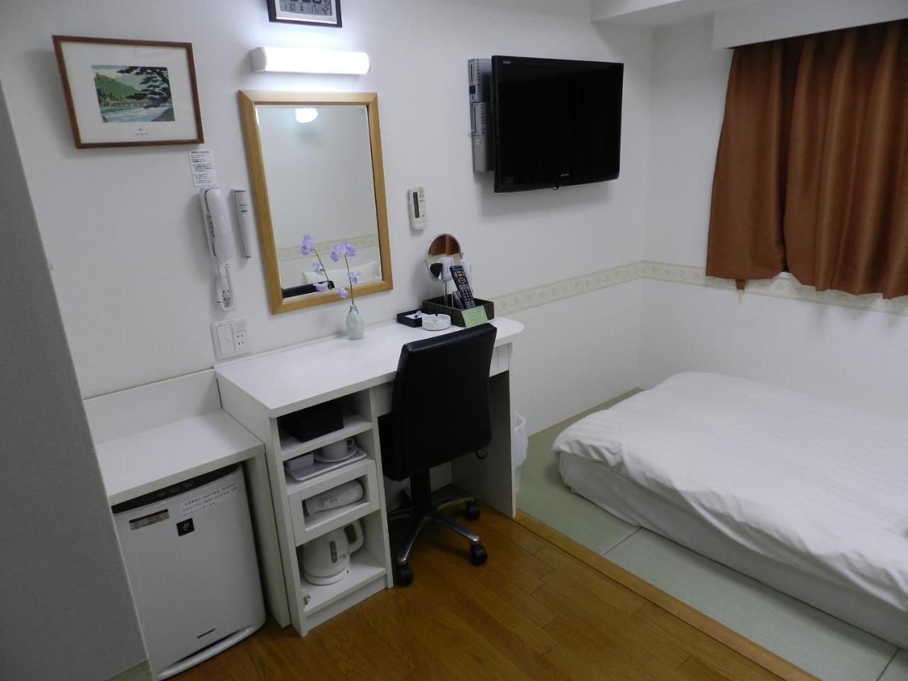 Hotel Check In Shijokarasuma Kyoto