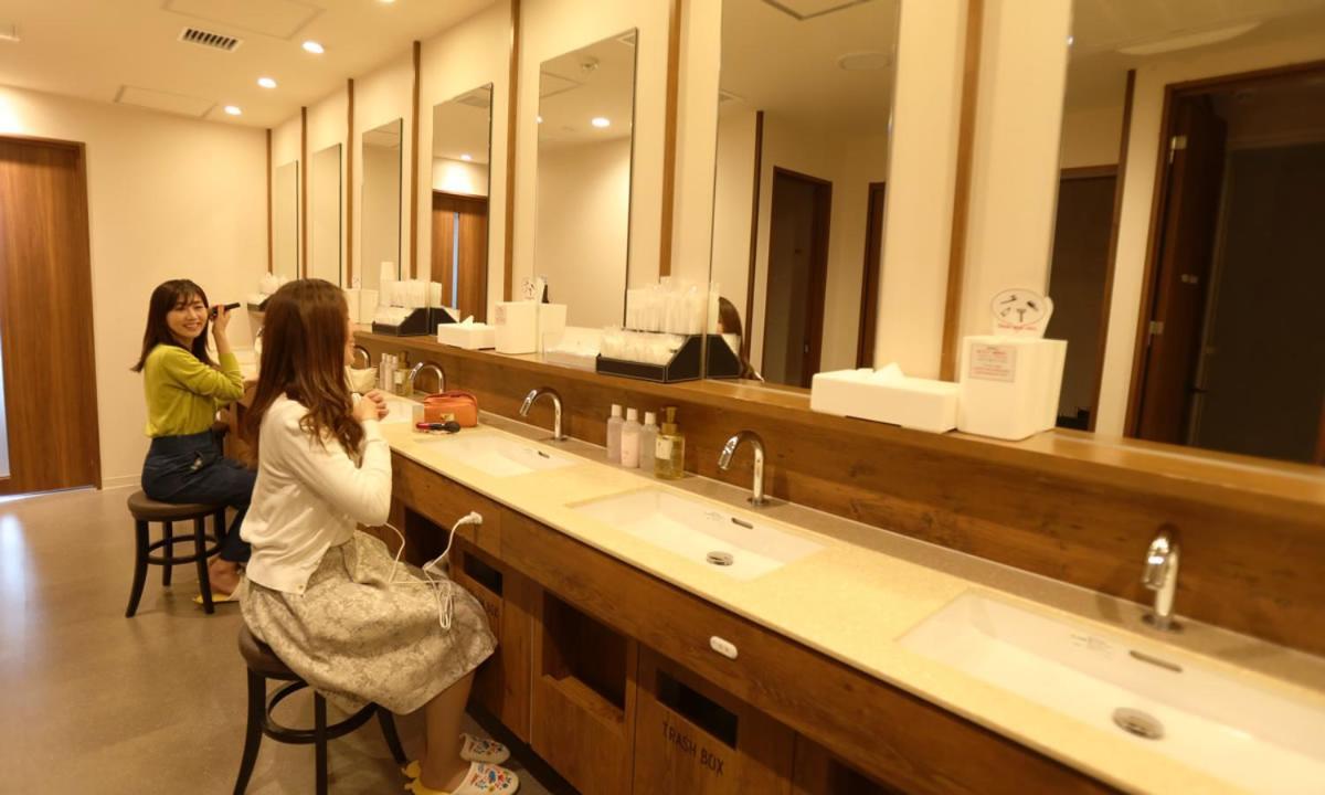 Cabin Sanjo Kawaramachi Capsule hotel Kyoto