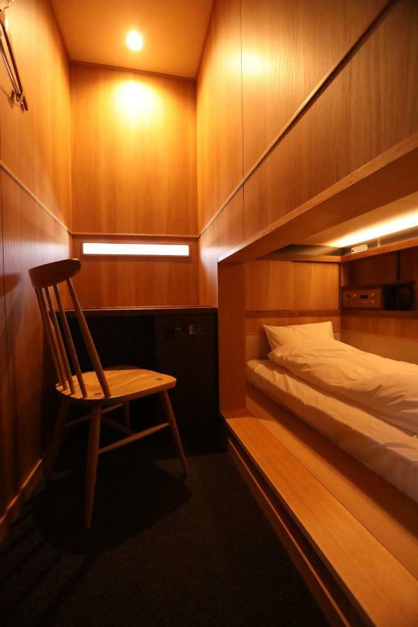 Capsule hotel Cabin Sanjo Kawaramachi 2*