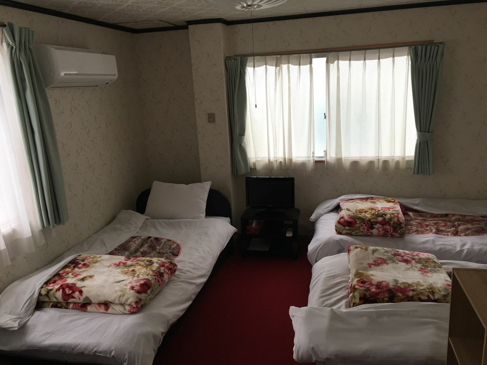 Kitashirakawa Inn *
