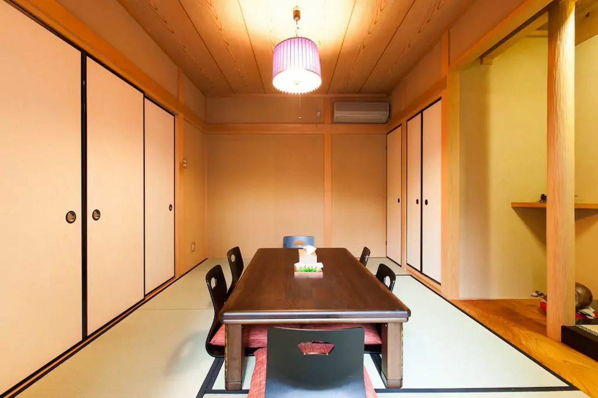 Nagomiya Kamishichiken 和み家 上七軒 Villa Kyoto