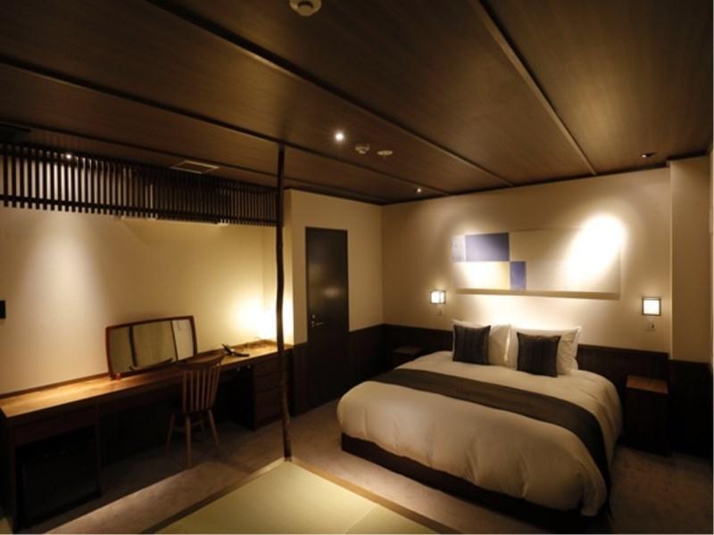 The Junei Imperial Palace West 3*