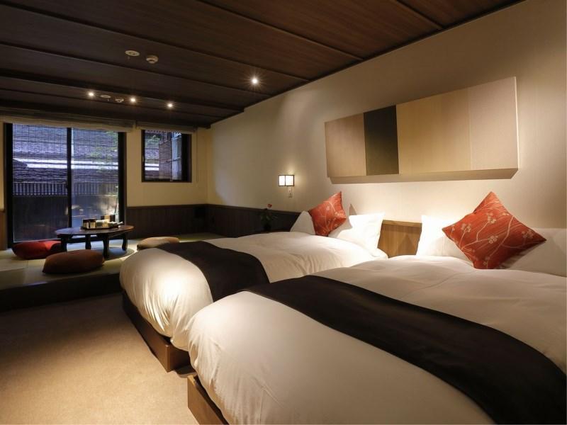 The Junei Imperial Palace West Hotel