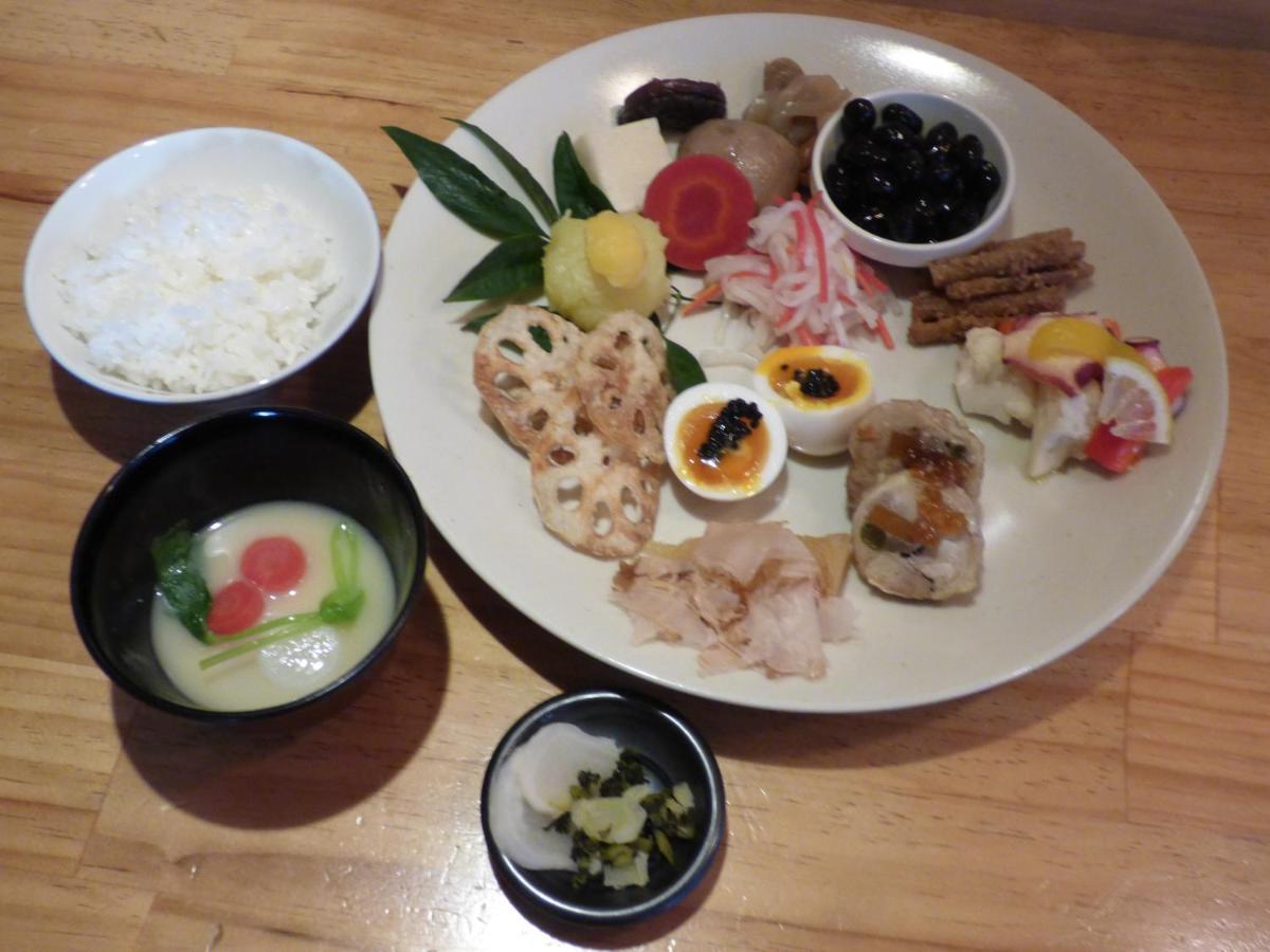 Hostel Hyakumanben Cross