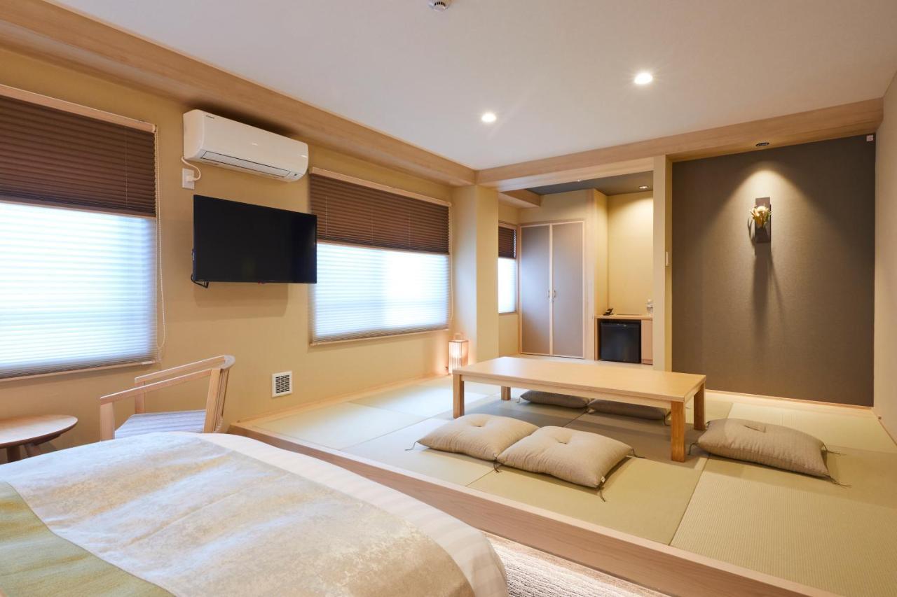 Rinn Shirakawa South