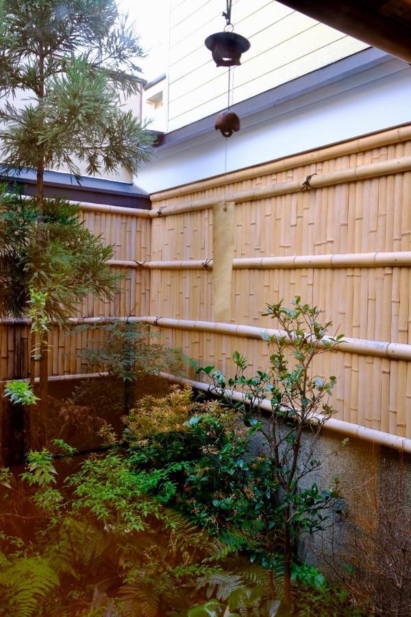 Tsurui Goshonishi 鶴居御所西 *