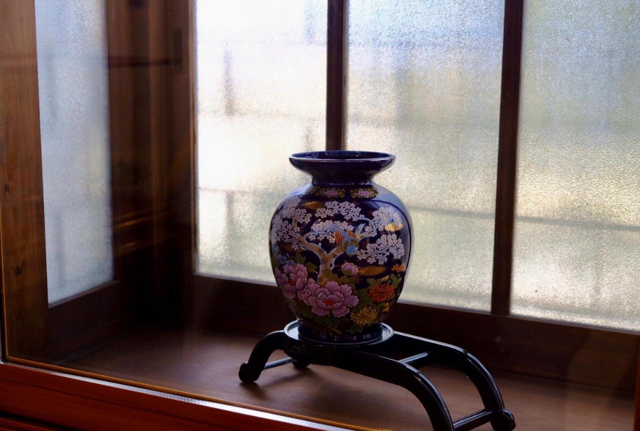 Tsurui Goshonishi 鶴居御所西 * Kyoto
